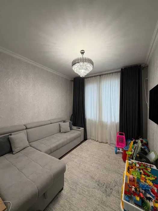 ЖК Olmozor City 2 Xonali 2 etaj Kvartira Zudlik Bilan sotiladi !!