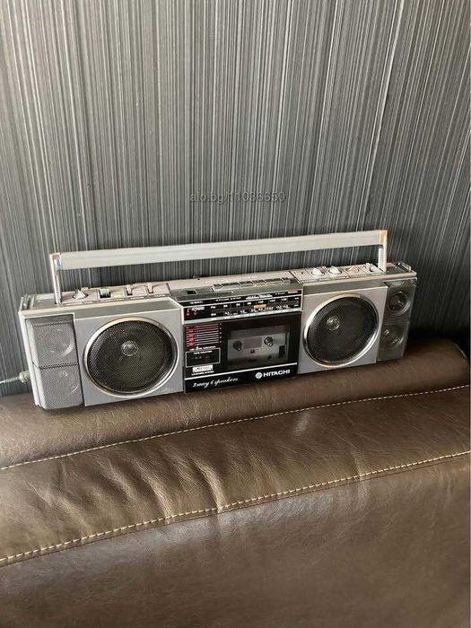 HITACHI TRK-6701W vintage retro boombox