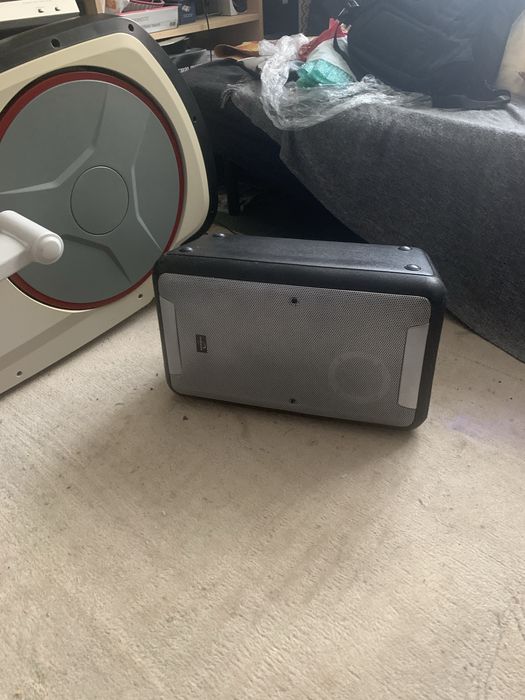 Boxă bluetooth cu intrare ptr chitara.