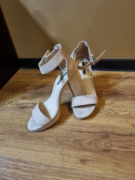 Велветени сандали Pull&bear