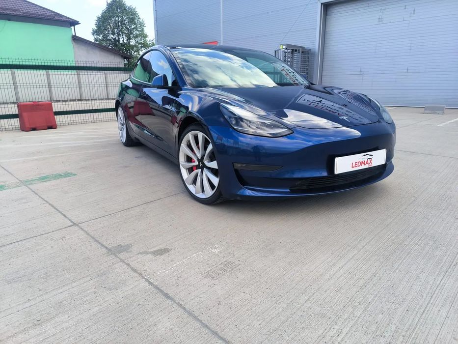 Tesla Model 3 Tesla Model 3 Performance