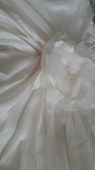 Vand Rochie de mireasa “Andree Salon”,