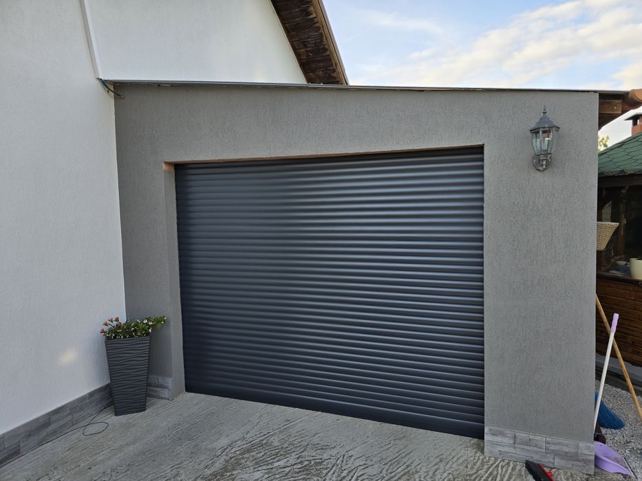 Usi de garaj rulou ,aluminiu