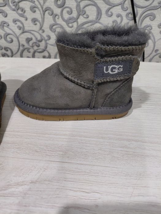 Продам детские угги