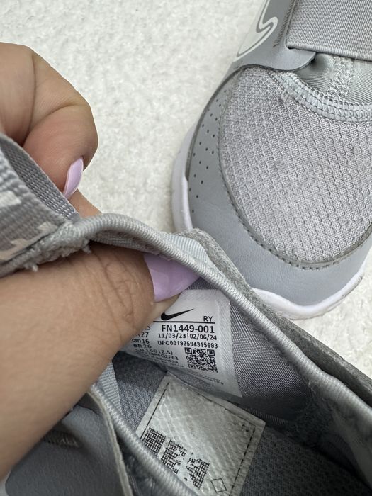 Adidasi nike 27 baiat