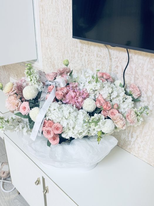 Цветы букет корзина свежый