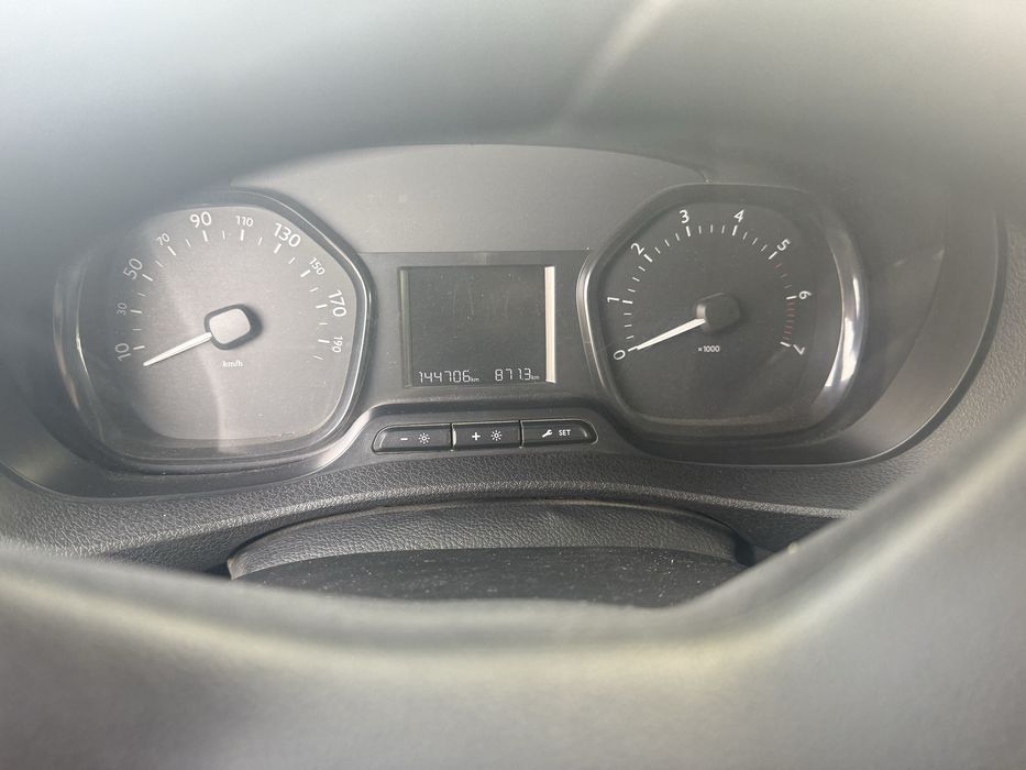 Opel vivaro motor 2.0