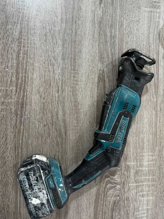 Саблен трион Makita
