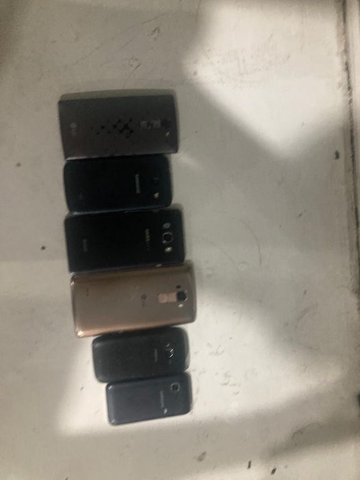 Продам заданию крышку от  iPhone 6