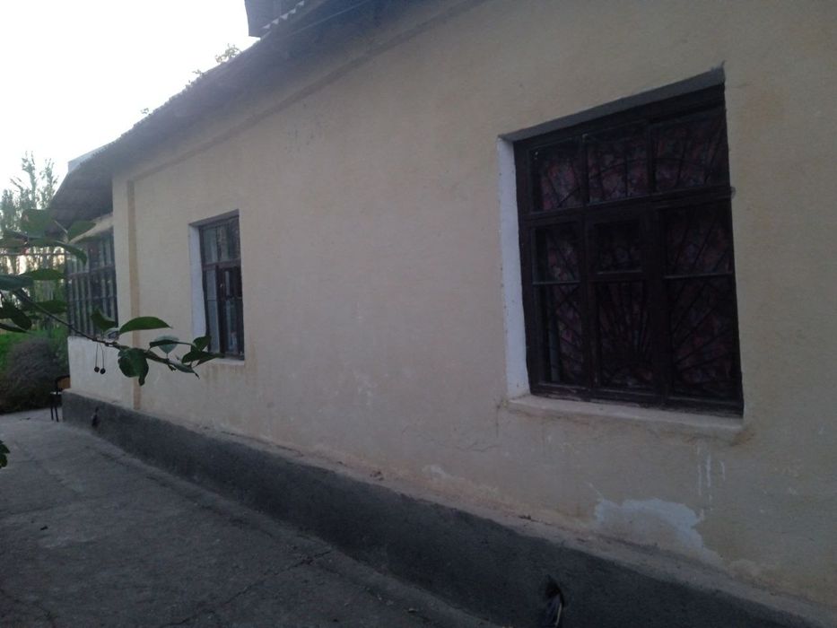 Бостонлик тумани Караманас МФИ да Ховли хонодон ижарага (квартира) бор