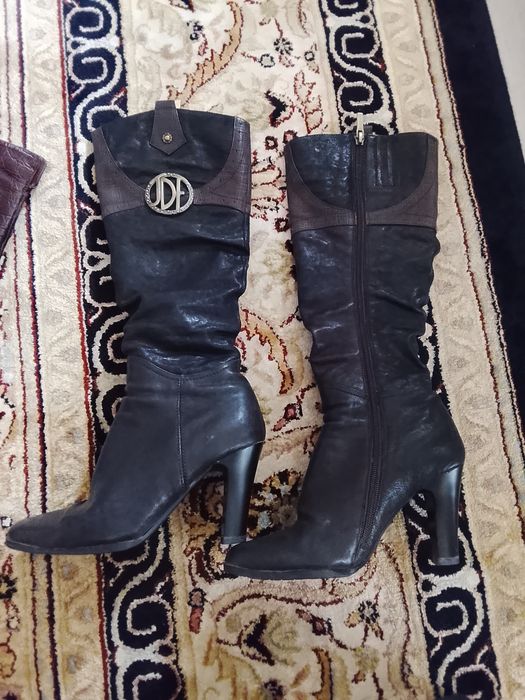 Отдам три пары сапог