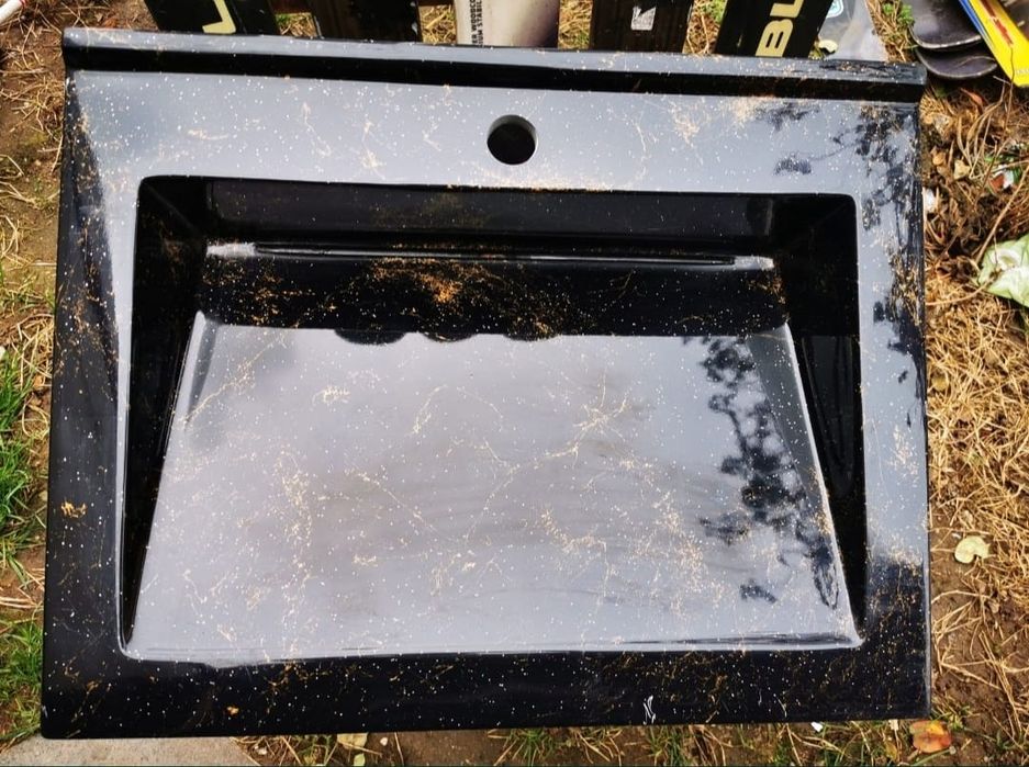 Vând chiuveta marmura neagra stare buna