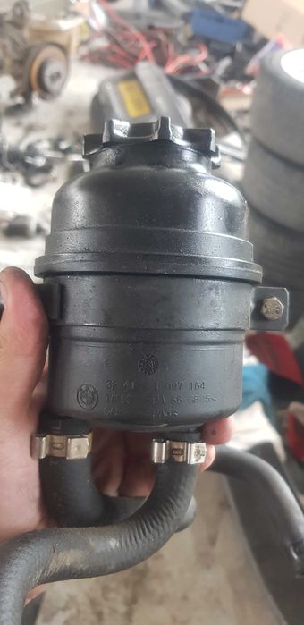 Казанче за хидравлична течност -BMW-/е90/е91/е92/е93/ 320i 150кс. N46B