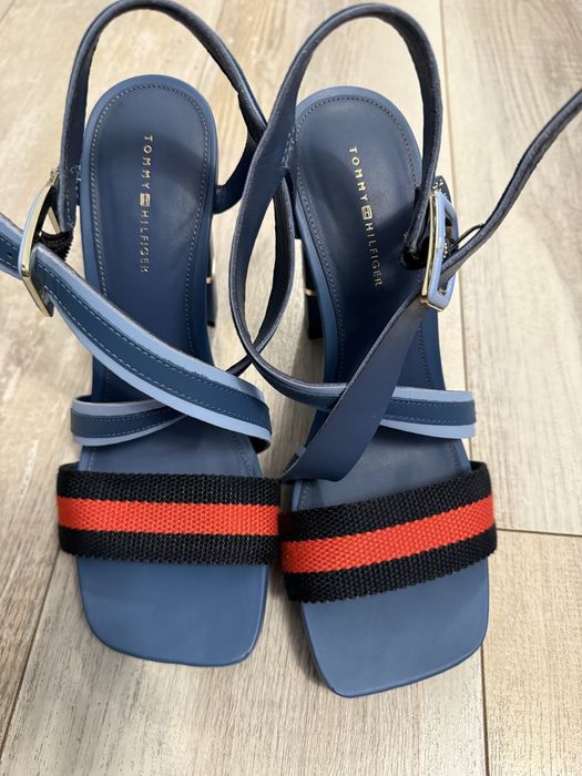 Обувки и сандали на промоция