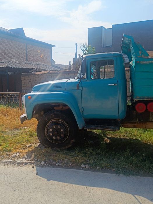 Зил самосвал сотилади