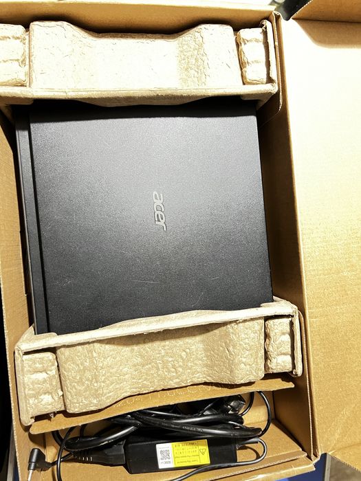 acer travel mate b1