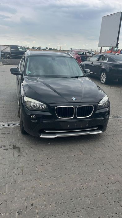 Dezmembram BMW X1 Xdrive 2.0 diesel din 2011