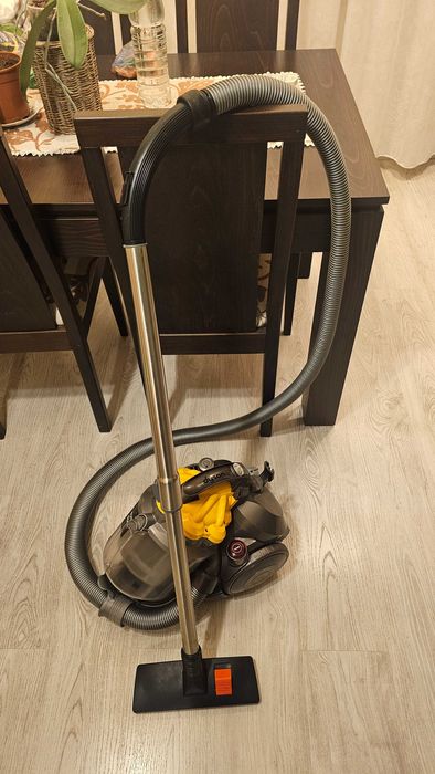 Прахосмукачка Dyson DC19, професионално профилактирана