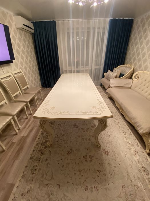 Продам большой стол