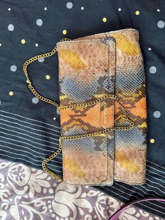 Чанта Armani в змийска шарка