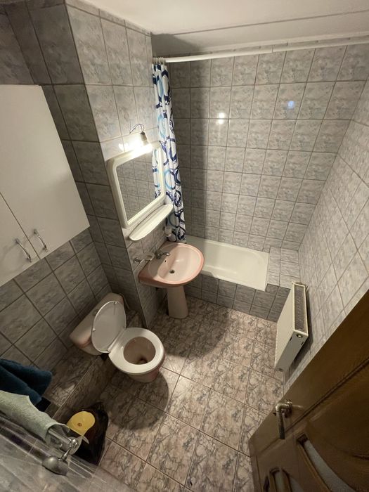 Vand apartament 4 decomandat parter + beci