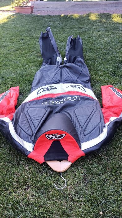 Vând costum  Berik MotoGP măsură 54