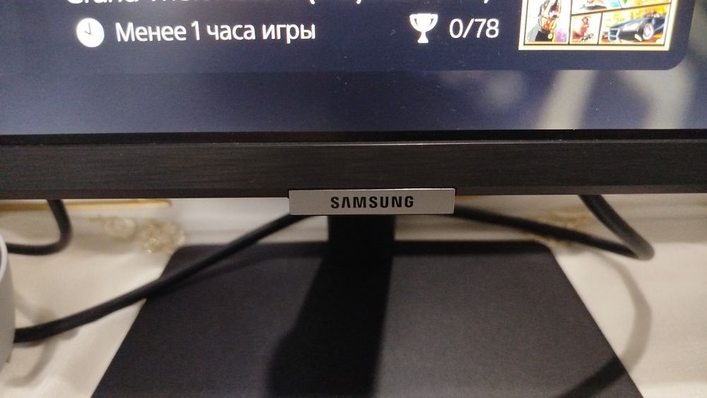 Samsung 4K 27 65hz монитор идеально состояние коробки документов есть