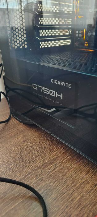 Sursa Gigabyte G750H, 750W, semi-modulara, 80+ Plus Gold, eficienta 90%, Active PFC (impecabila)