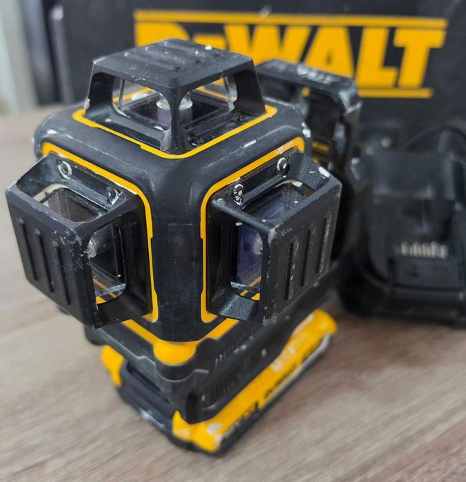 Лазерен нивелир DeWalt DCLE34031D1