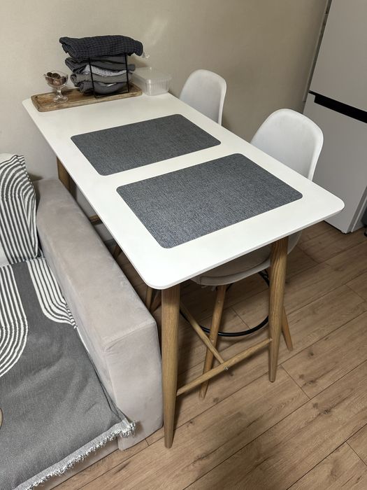 Кухонный стол (высокий)