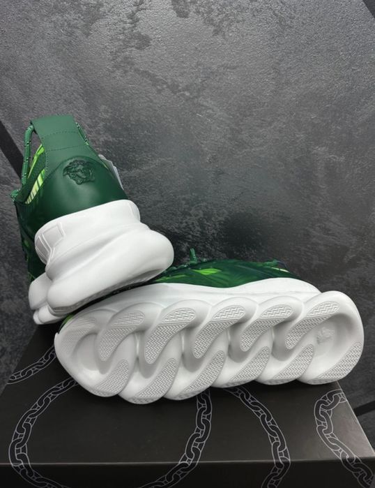 Versace Chain Reaction