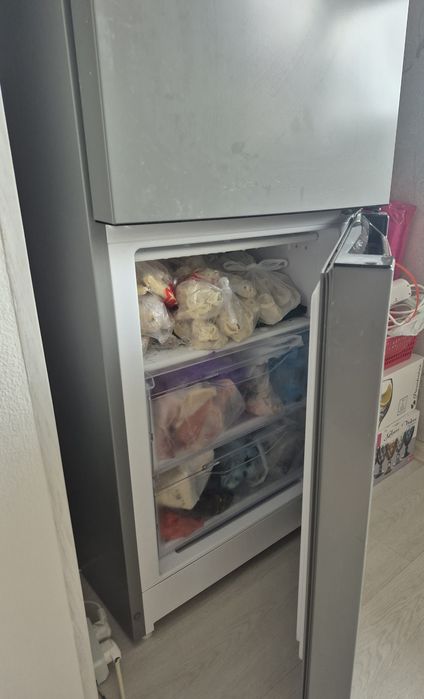 Продам хололильник INDESIT