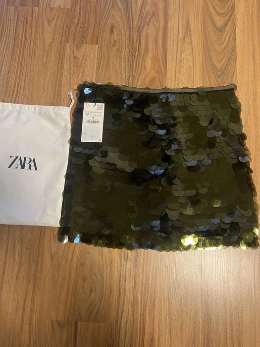 Продавам пола с пайети на Zara