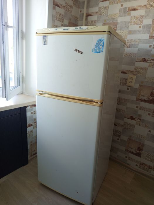 Продам холодильник