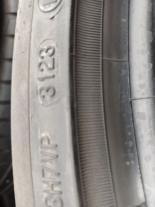 Гуми 255/35/19 Континентал