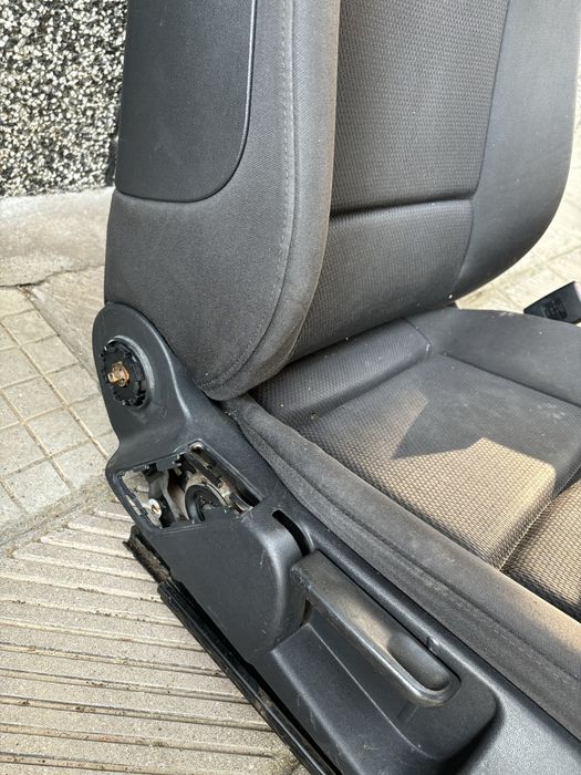 Предни седалки Audi a4