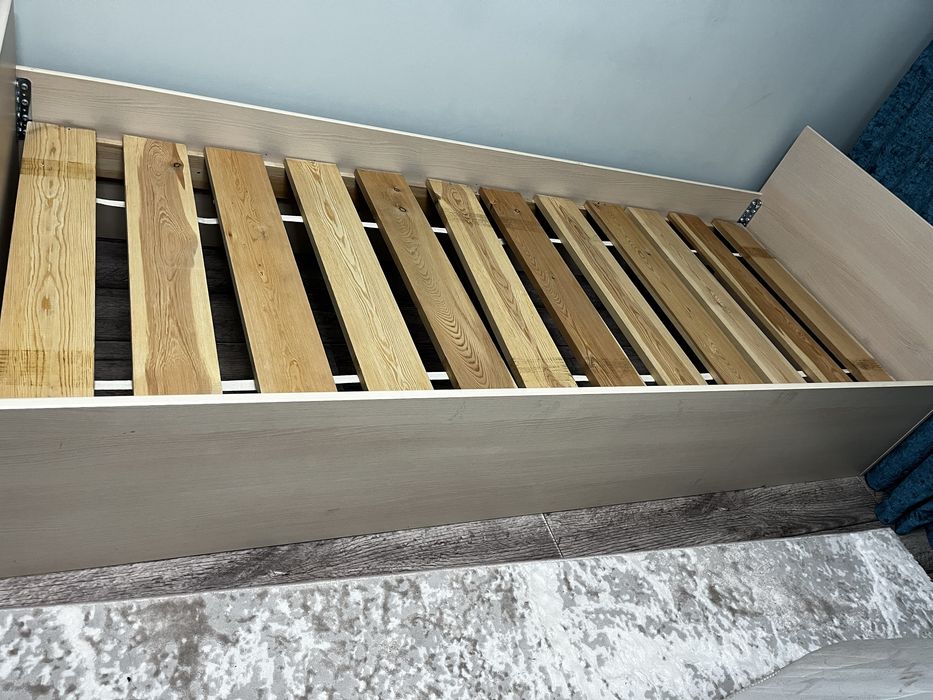 Продам кровать, стол, шифоньер 50 тыс.