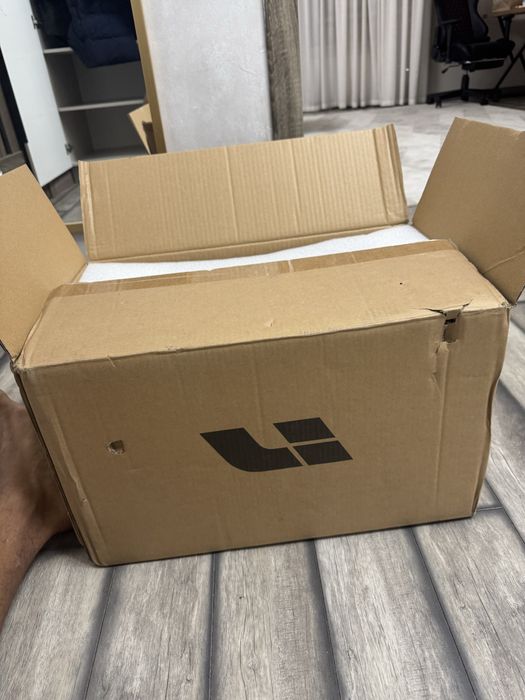 Продам зарядку на lixiang