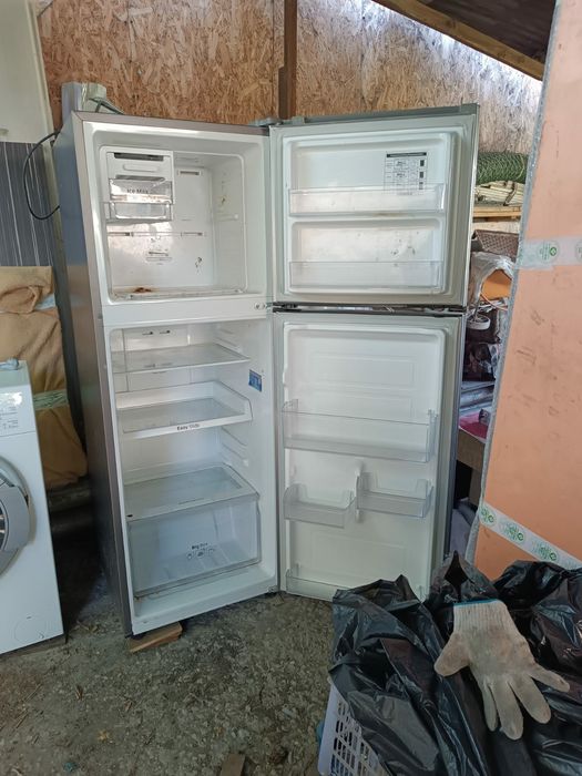 Холодильник Samsung