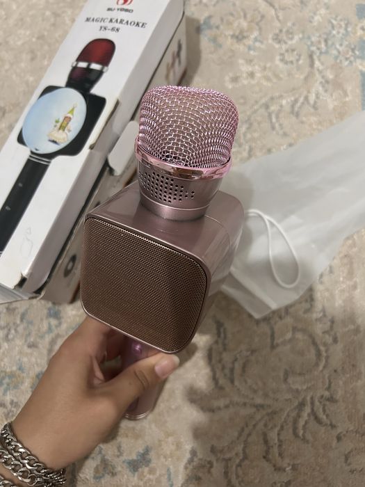 микрофон новый, розовый
