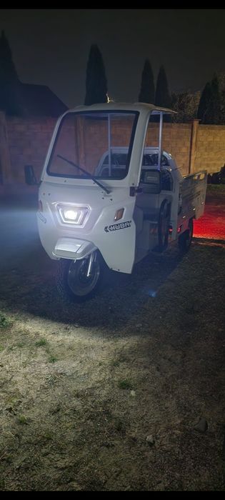 Triciclu Electric cu cabina, Fara Permis (25km/h), Motor 1500W, autono