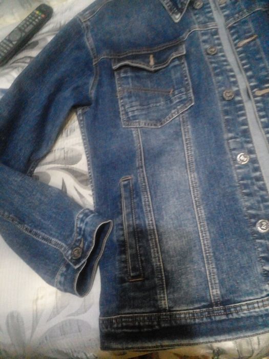 Продам джинсовку мужскую