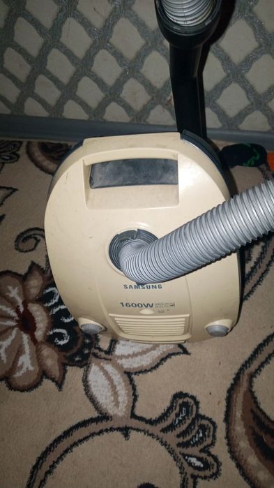 Продам 2 пылесоса Samsung