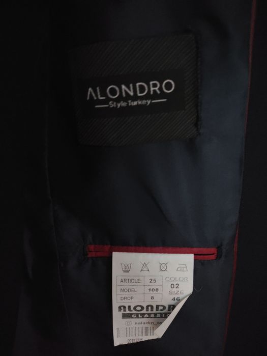 Кастюм темно синий тройка б/у