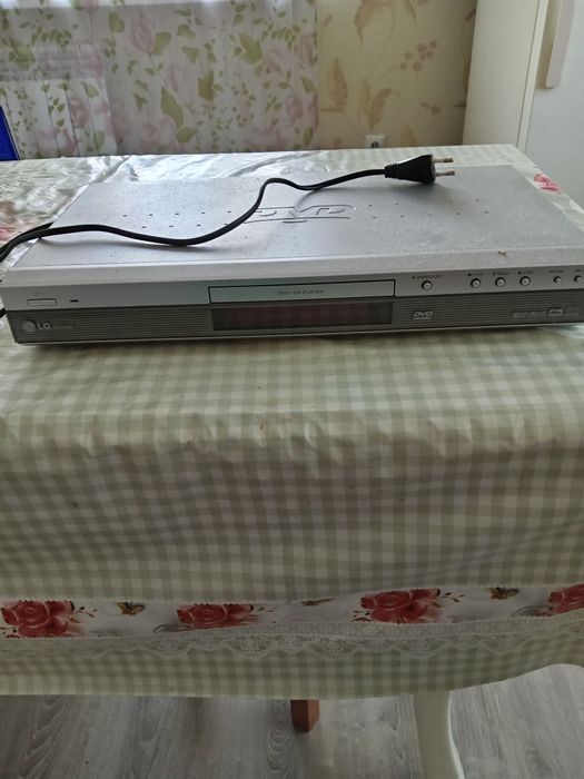 Продам DVD плеер