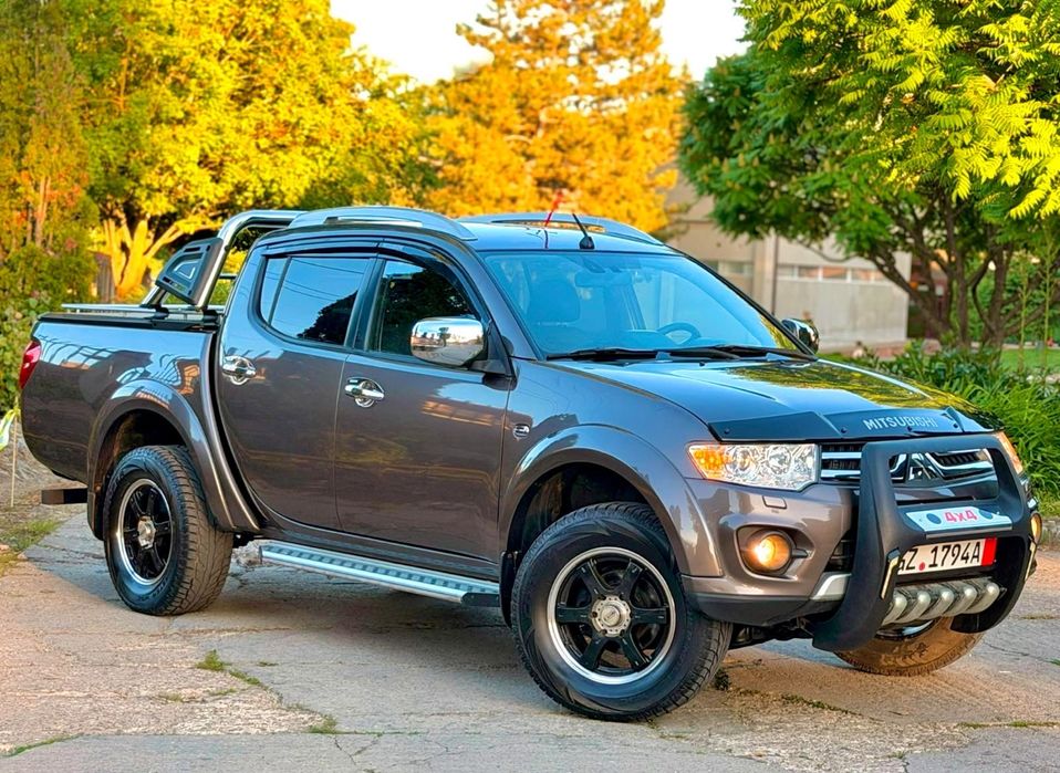 - IMPECABIL Mitsubishi L200 2.5Di-D178cp 2015 EURO 5 LIMITED EDITION Full