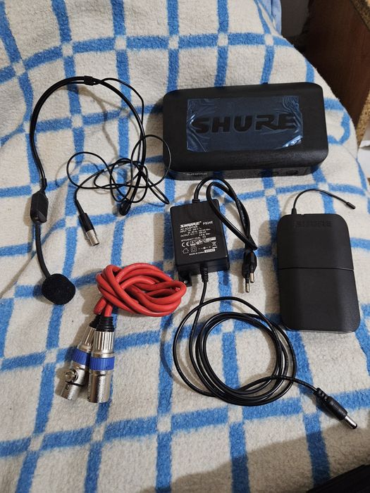Продается головной радиомикрофон SHURE BLX4