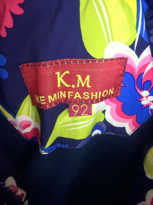 Продам куртку на девочку