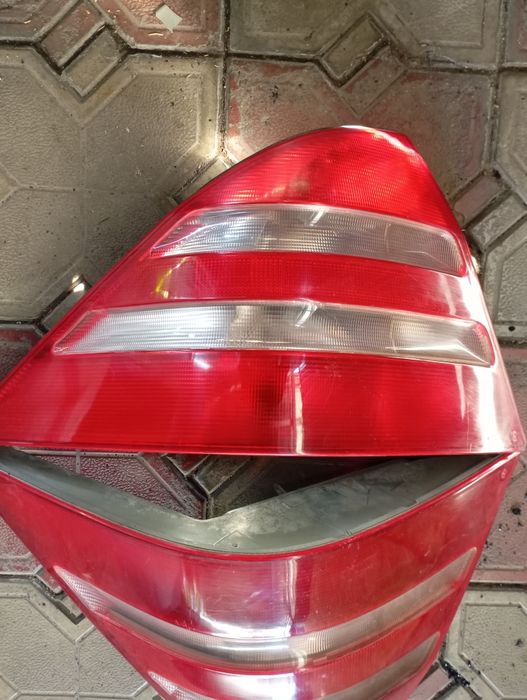 Продам задние фары