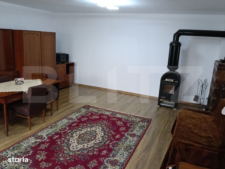 OPORTUNITATE : Proprietate formata din 2 case si teren generos – Sig